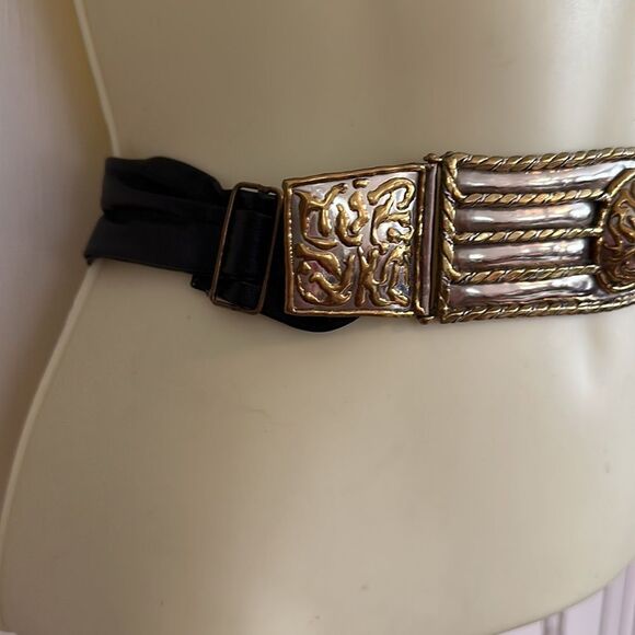 Unique Vintage 80s silver & gold statement belt with black leather band - Picture 5 of 9